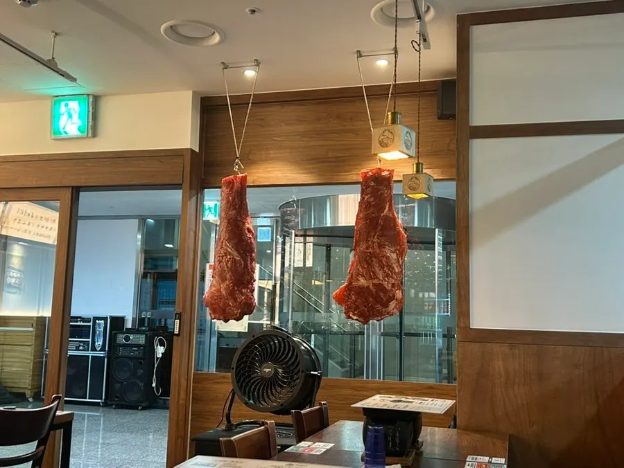 Overall interior view of Ichigyu Seoul Station Branch