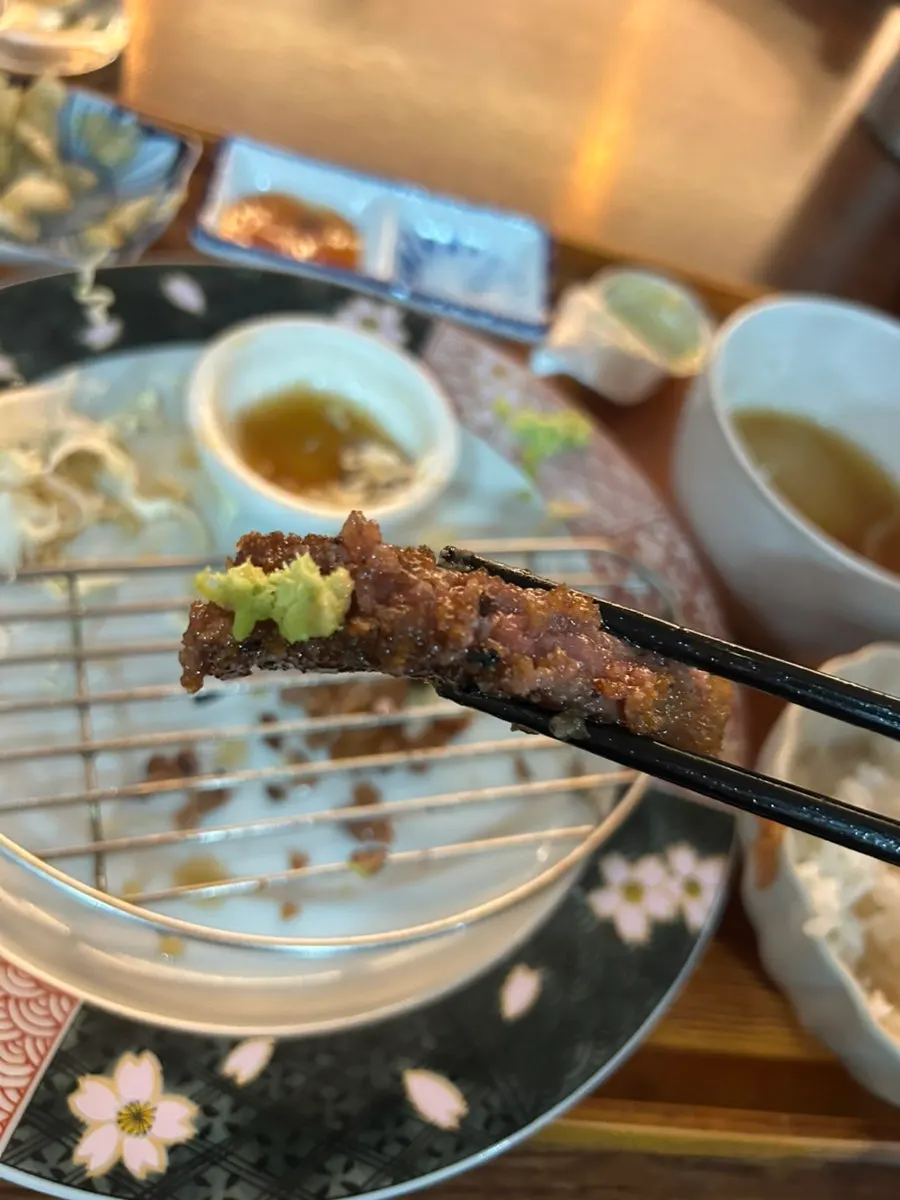 Gyukatsu grilled directly on a butter-melted hot plate
