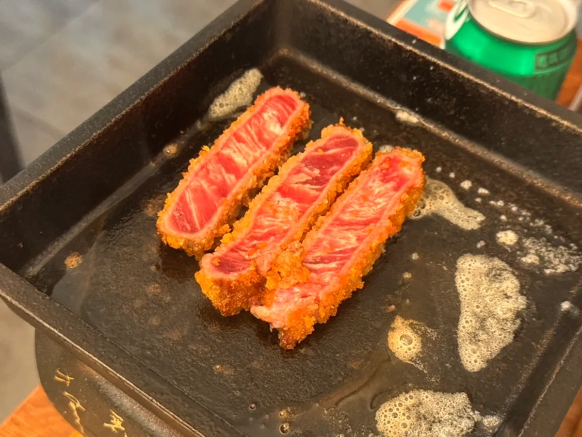 Table setting for gyukatsu at Ichigyu Seoul Station Branch