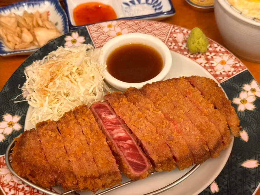 Set 3 gyukatsu and hamburg omurice at Ichigyu Seoul Station Branch
