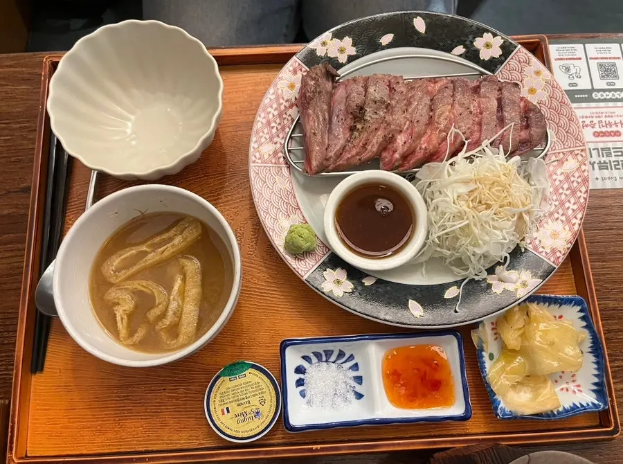 스테키 기본 정식 한상차림