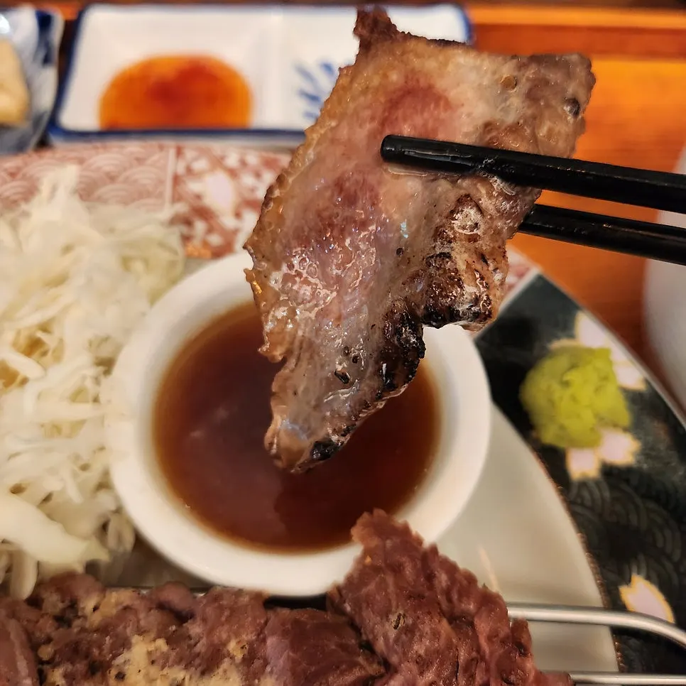 버터 올린 불판 위의 채끝 스테끼