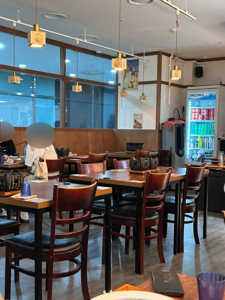 식사 후 냄새 제거용 페브리즈가 준비된 자리