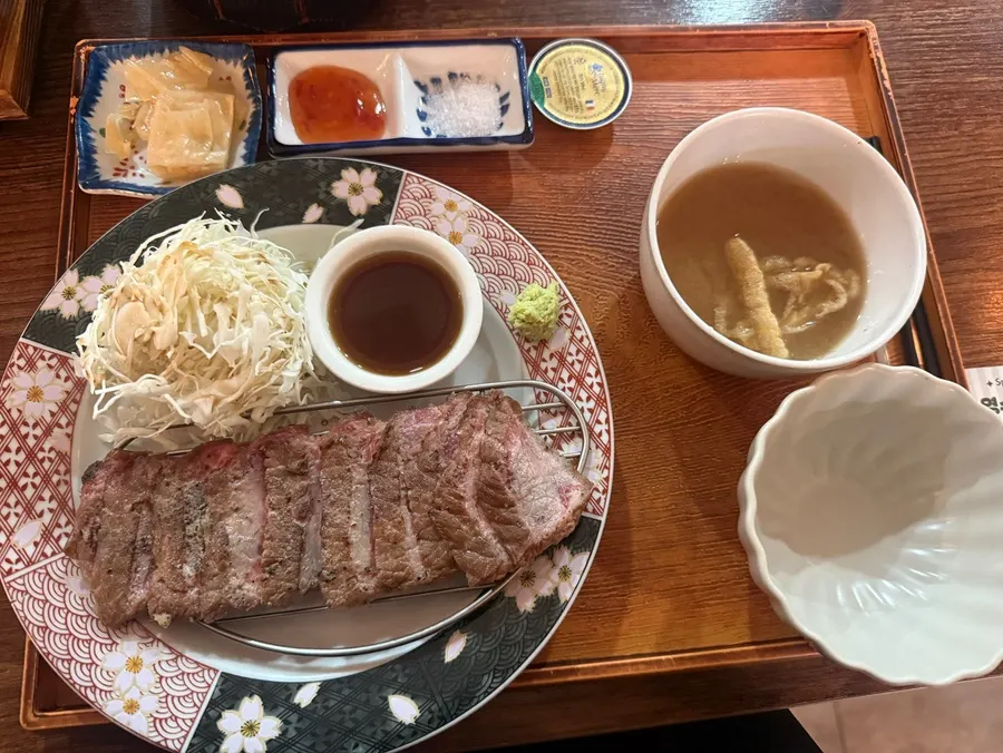 Steki set and gyukatsu served just 3 minutes after ordering