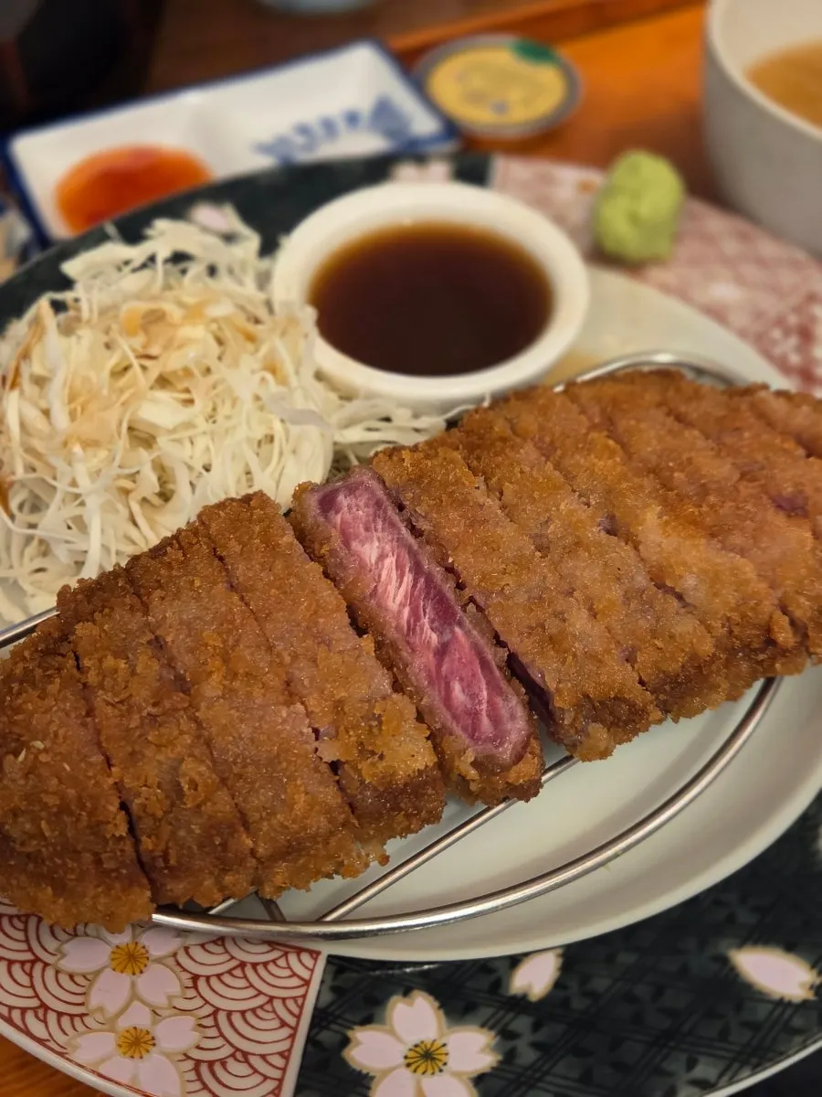 A plate of Ichigyu's gyukatsu made with sirloin