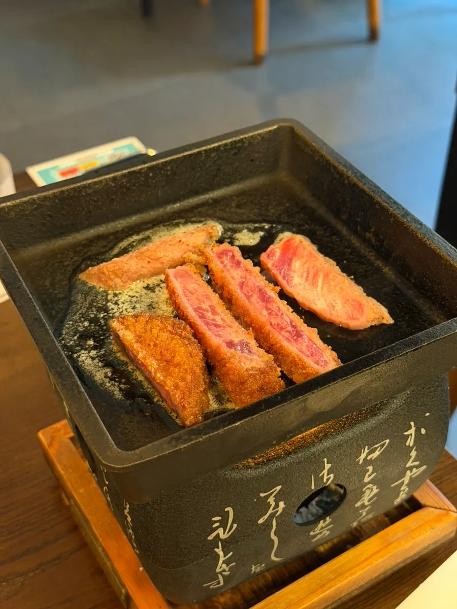 Gyukatsu grilling with butter on the mini brazier