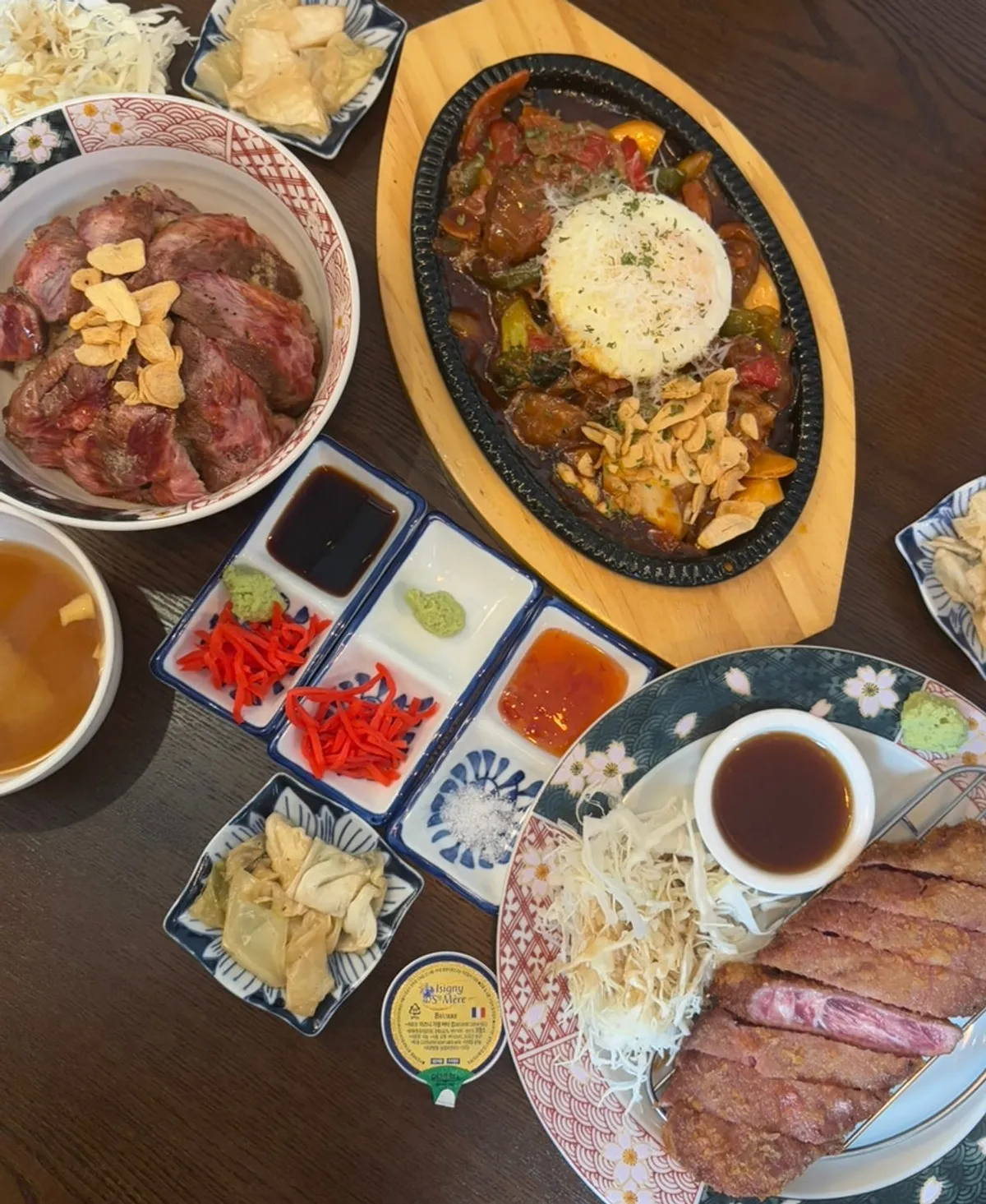 Gyukatsu table setting at Ichigyu Gangnam Sinnonhyeon Branch