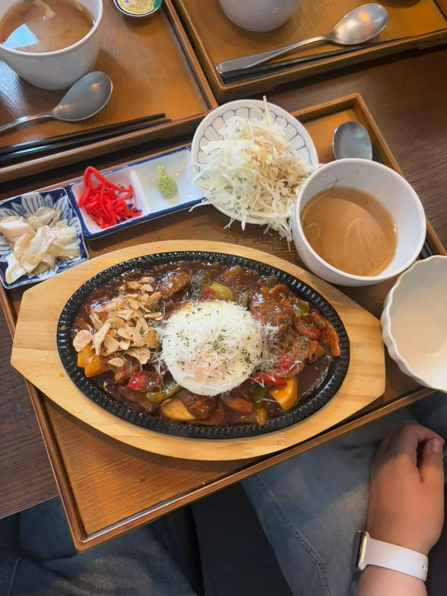 Full spread of Ichigyu's teppan chapsteak