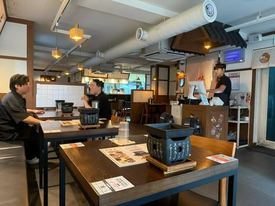 Overview of the seating at Ichigyu Gangnam Sinnonhyeon Branch
