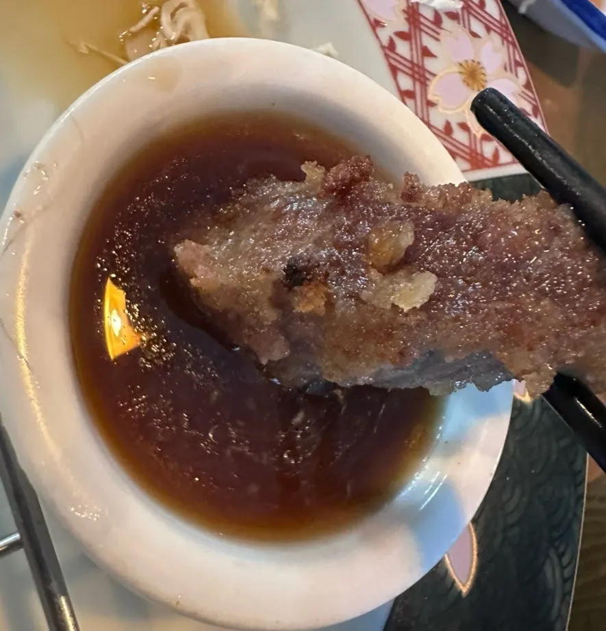 Potongan chaekkeutsal steki yang telah digoreng
