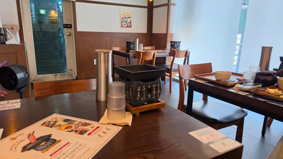 Table layout at Ichigyu Gangnam Sinnonhyeon Branch