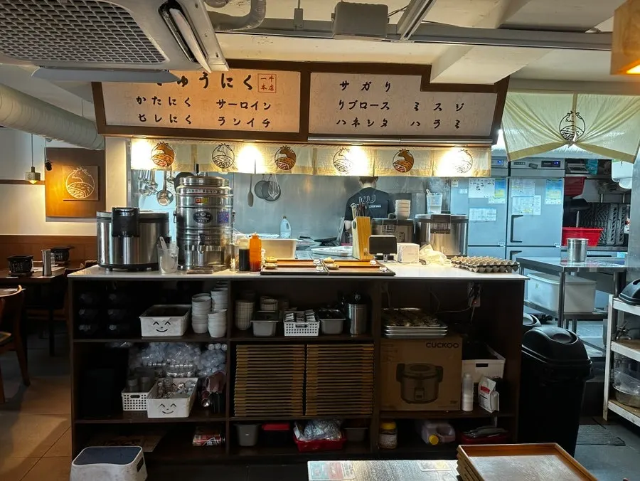 Tidy overall view of the Ichigyu dining space