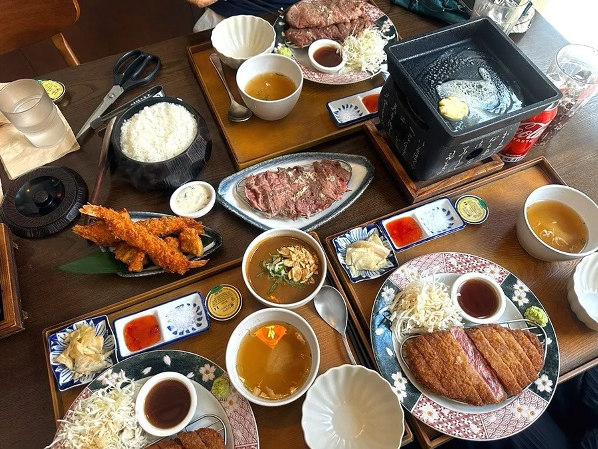 Sirloin gyukatsu grilling on the tabletop grill