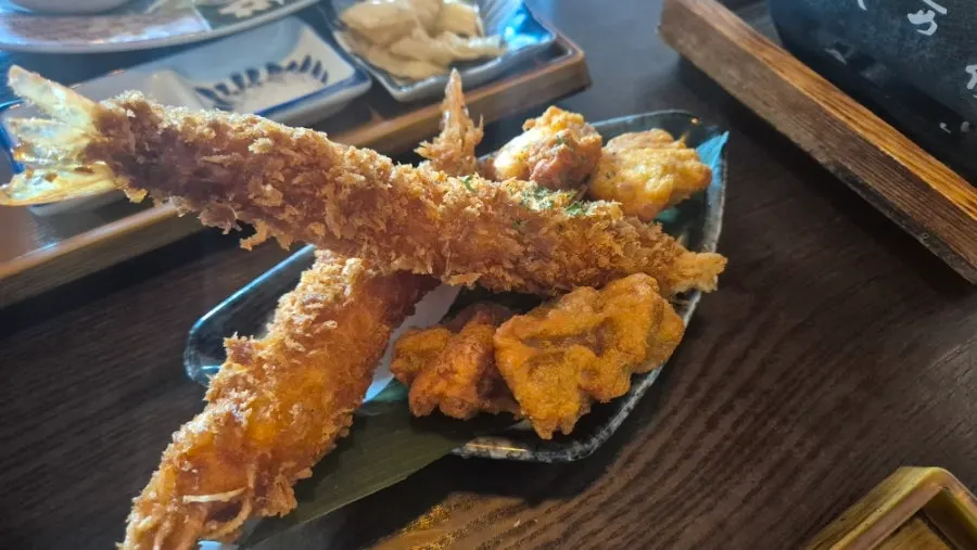 规卡茨定食与牛排定食的完整摆盘