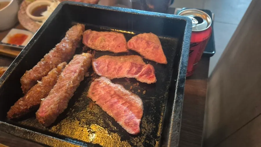 一起放上炉的规卡茨与牛排