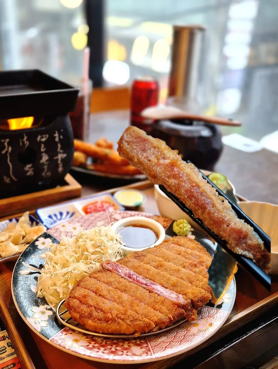 Full gyukatsu table spread at Ichigyu Gangnam Sinnonhyeon Branch