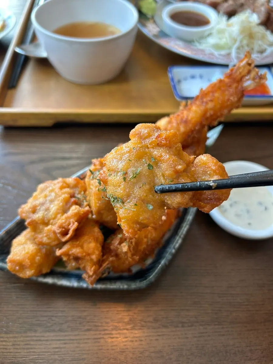 Ichigyu's karaage and shrimp tempura side dishes