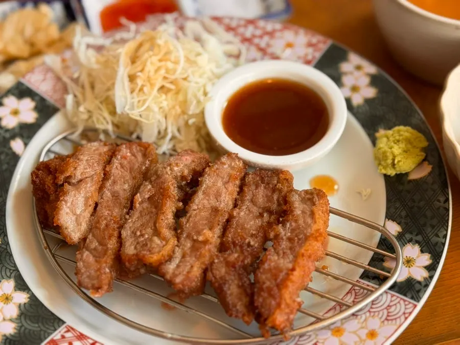 Full lunch spread of Ichigyu gyukatsu