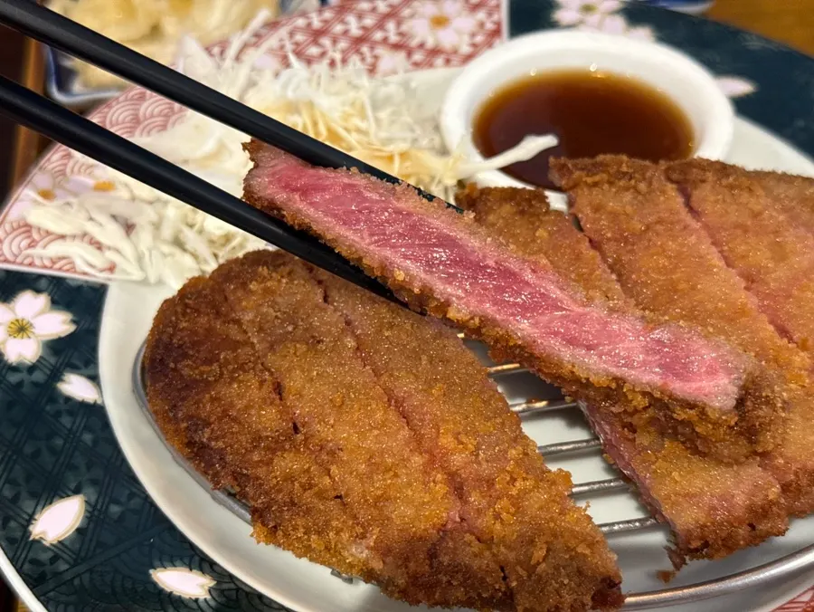 Plate of large sirloin gyukatsu