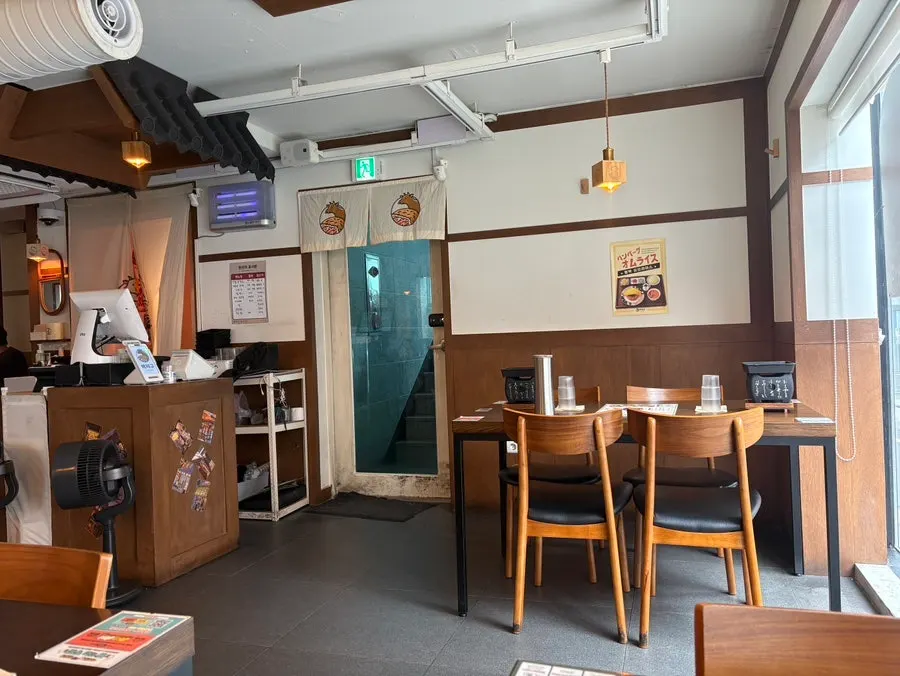 Wood-tone interior of Ichigyu Gangnam Sinnonhyeon Branch