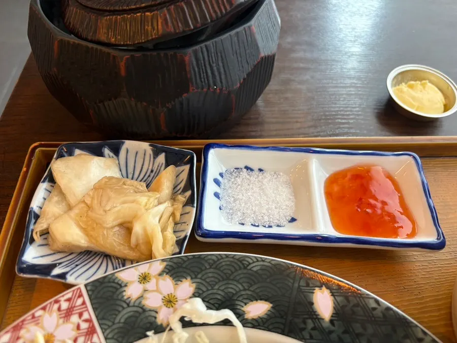 Table with gyukatsu and three types of sauce
