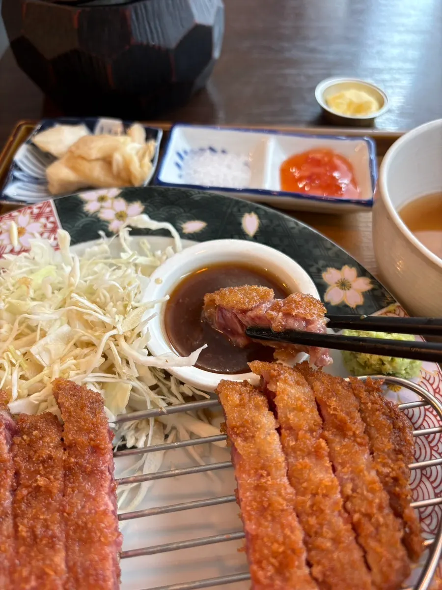 Gyukatsu paired with curry rice