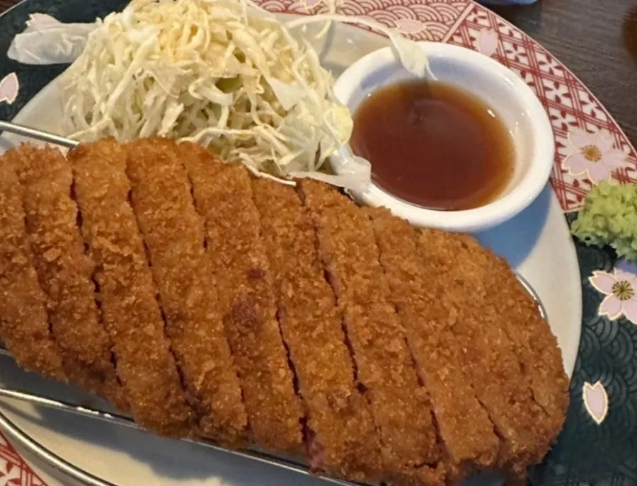Gyukatsu sirloin set served on a wooden tray