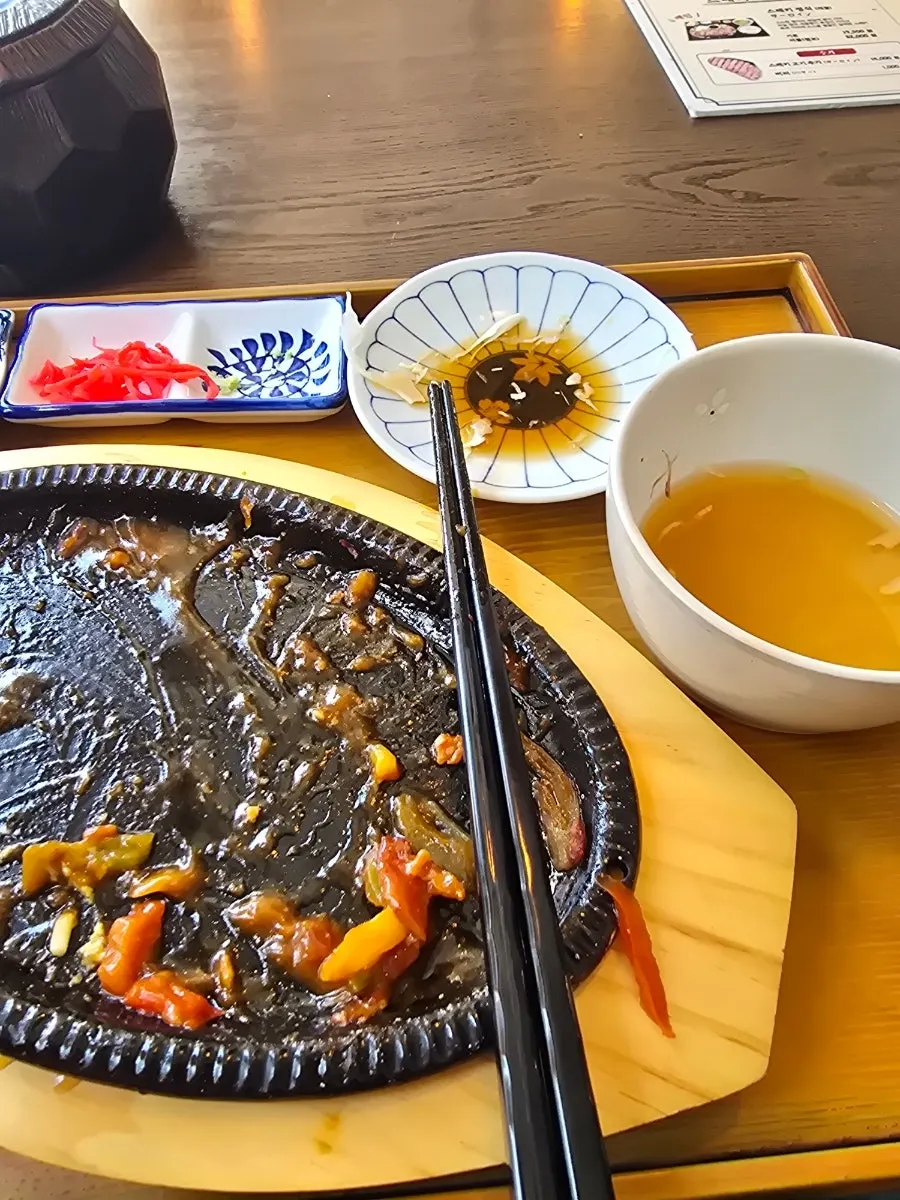 Table at Ichigyu Gangnam Sinnonhyeon Branch after finishing the meal
