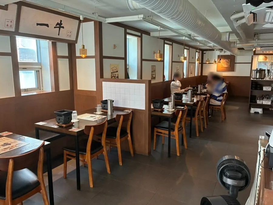 이치규 강남신논현점 2층으로 올라가는 길