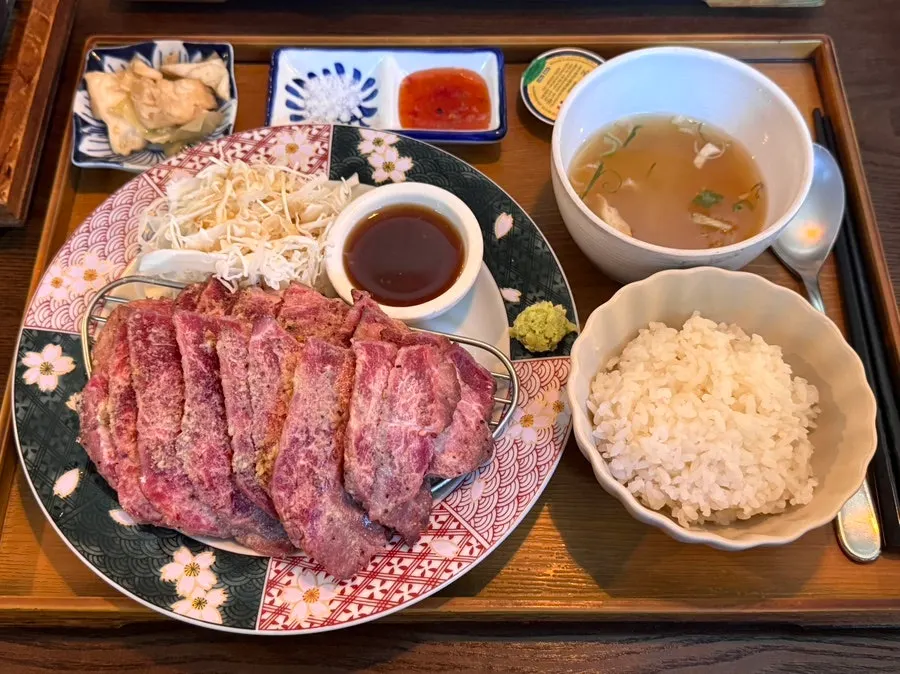 Full table spread for the steki set double jumbo