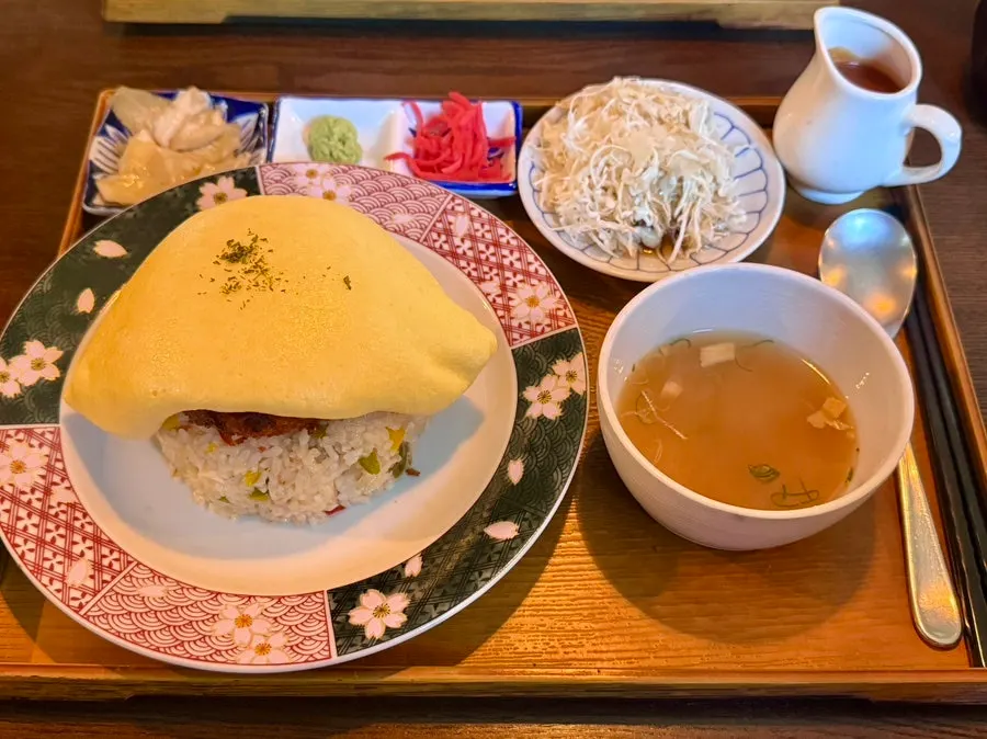 A plate of hamburg omurice