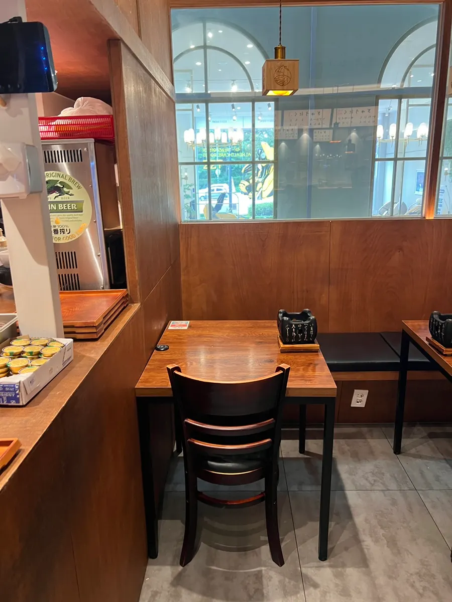 이치규 원주점 2인 테이블 좌석