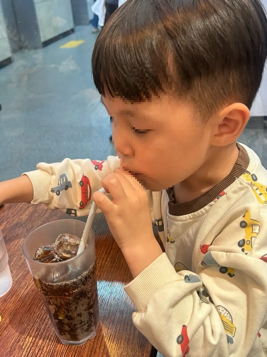 세트에 포함된 음료 제로콜라