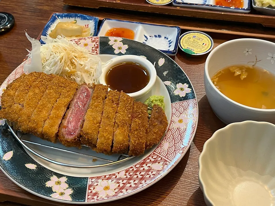 Sirloin gyukatsu with special itame sauce