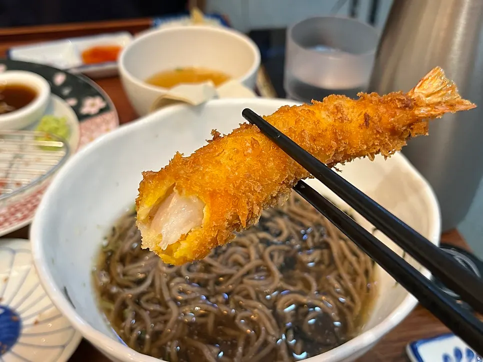 Crispy shrimp tempura served separately