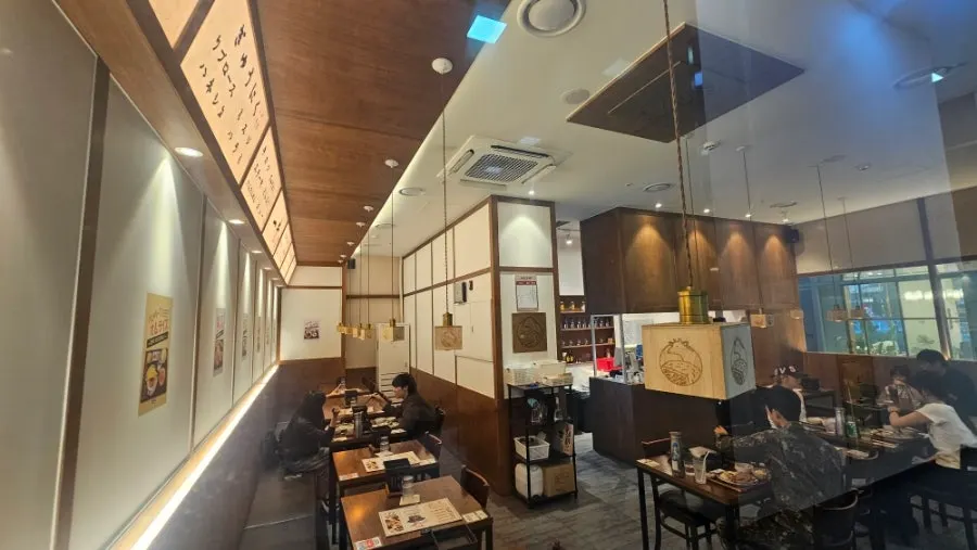 이치규 원주점 테이블과 2인석