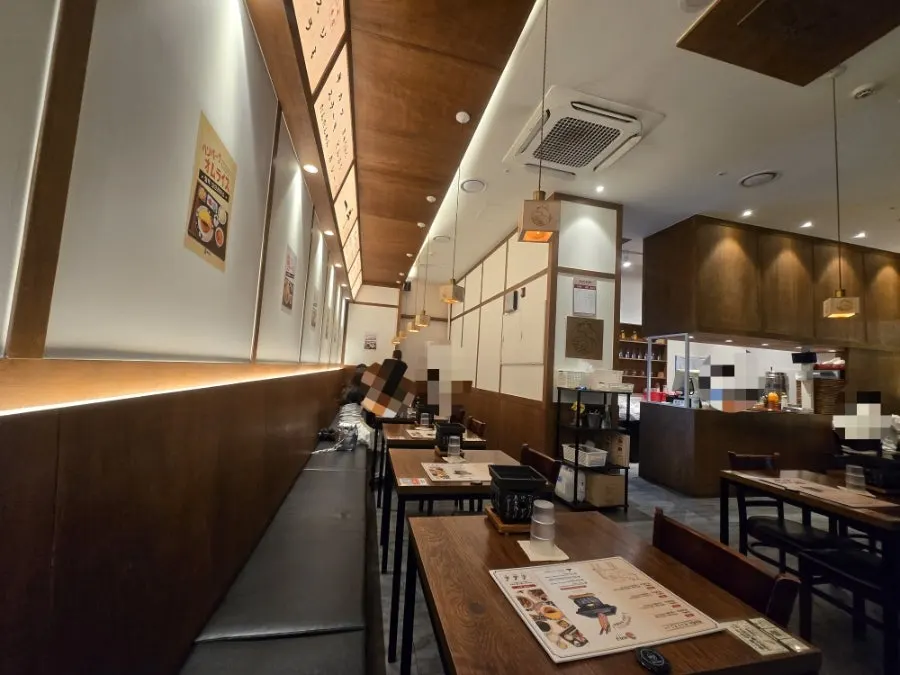 Wood-tone interior of Ichigyu Wonju