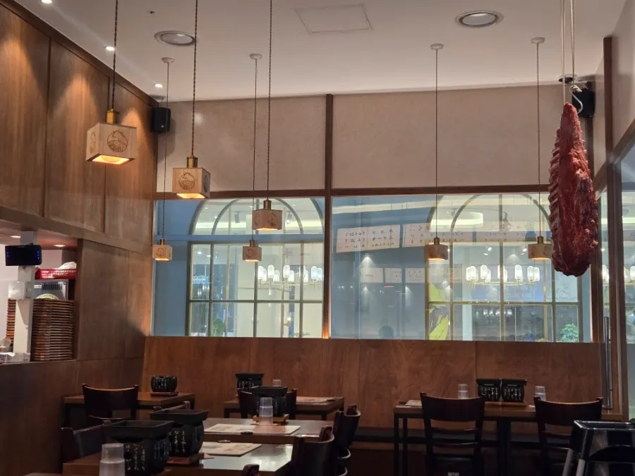 Dining hall atmosphere at Ichigyu Wonju