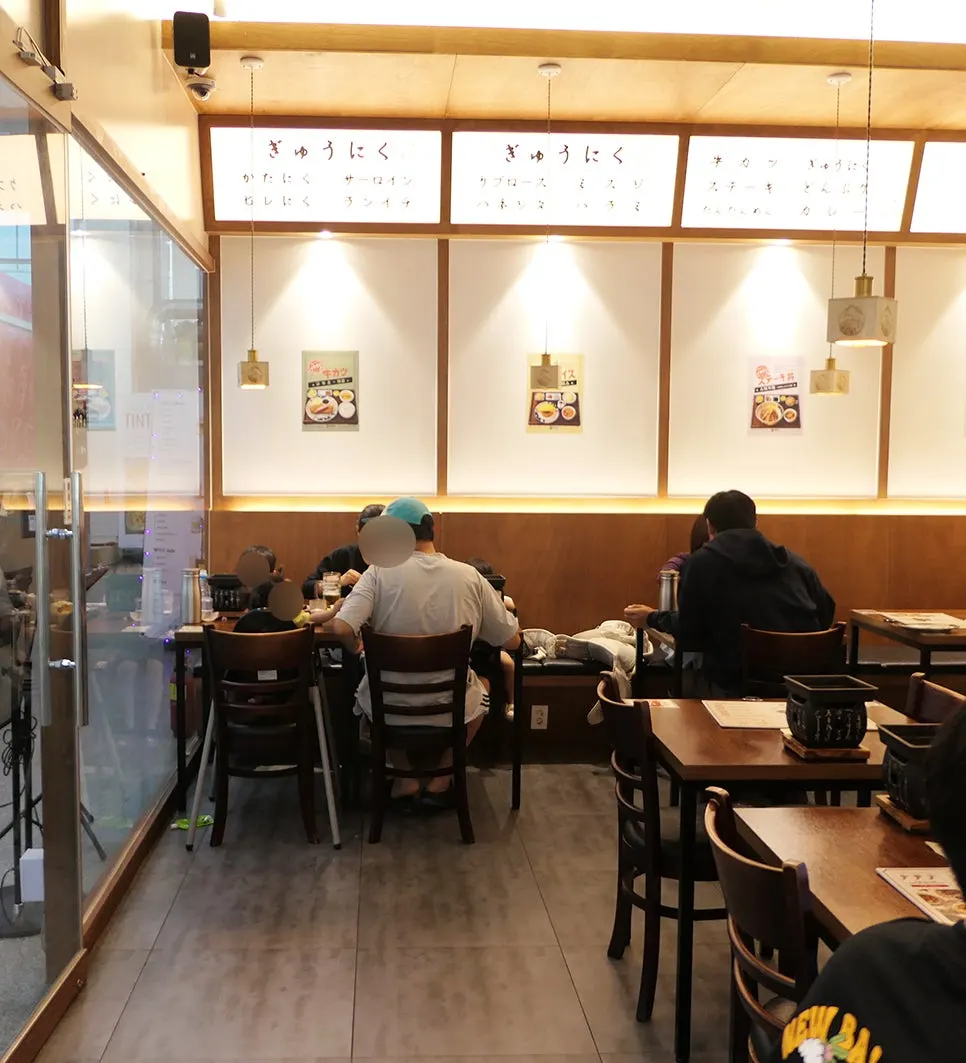 1인석과 연인석이 마련된 이치규 원주점 좌석