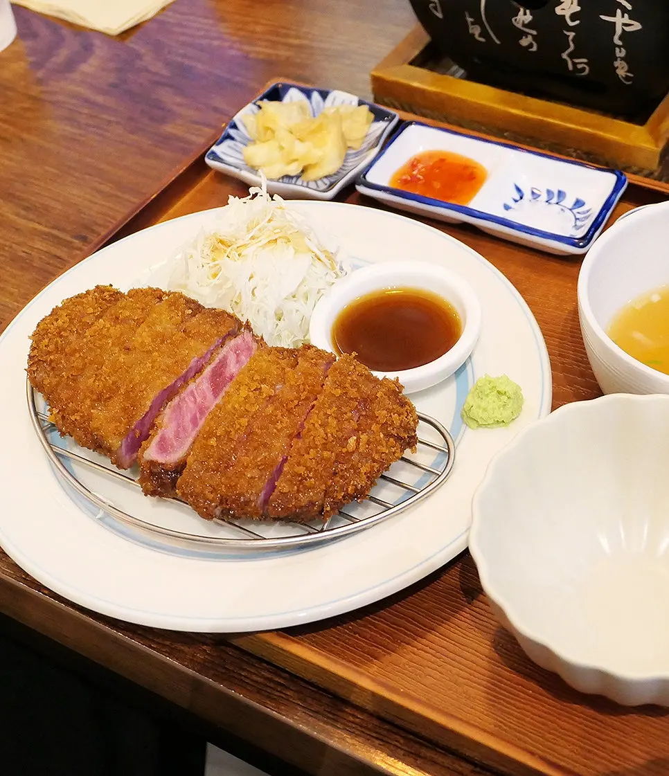 채끝 규카츠 단면과 개인 화로