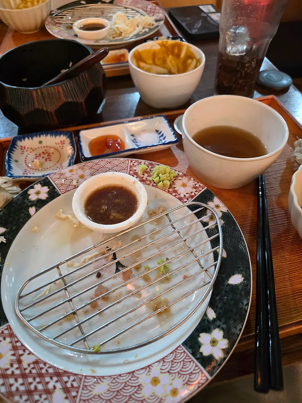 Table at the end of the meal with the gyukatsu set finished