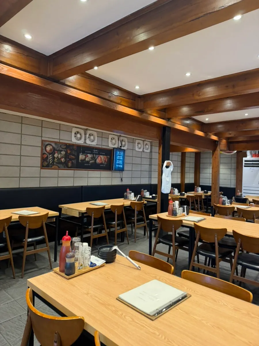Ido Hoetjip interior with doors wide open