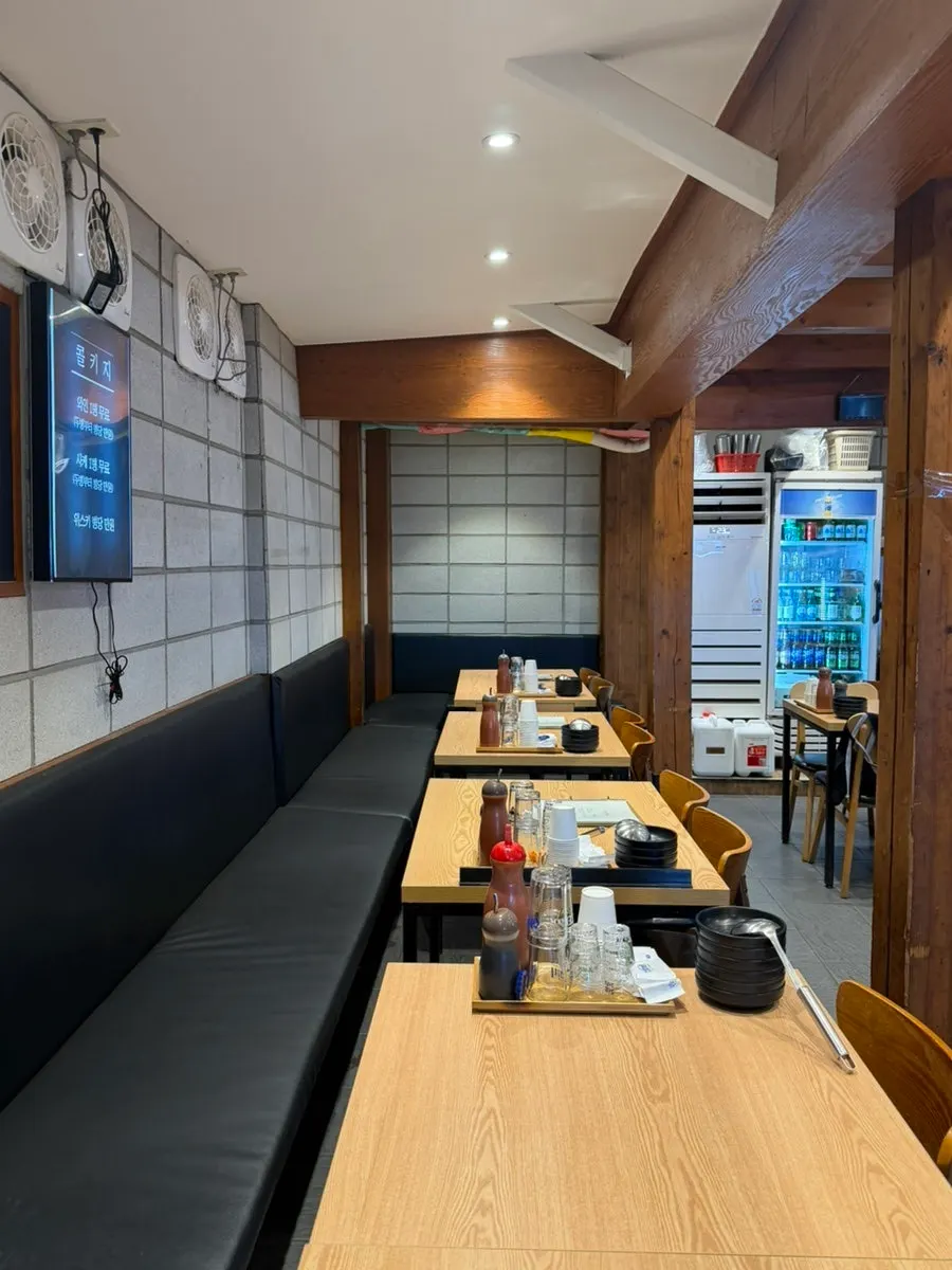 Interior seating at Ido Hoetjip