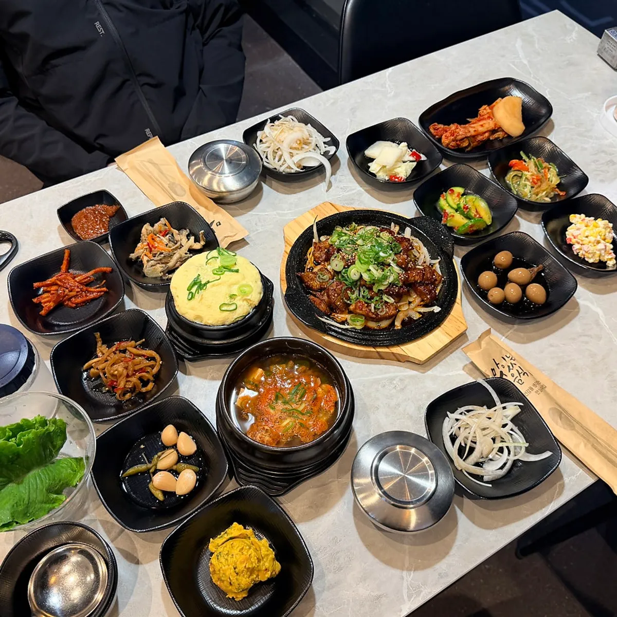 Idobonga stone-grilled galbi set table spread