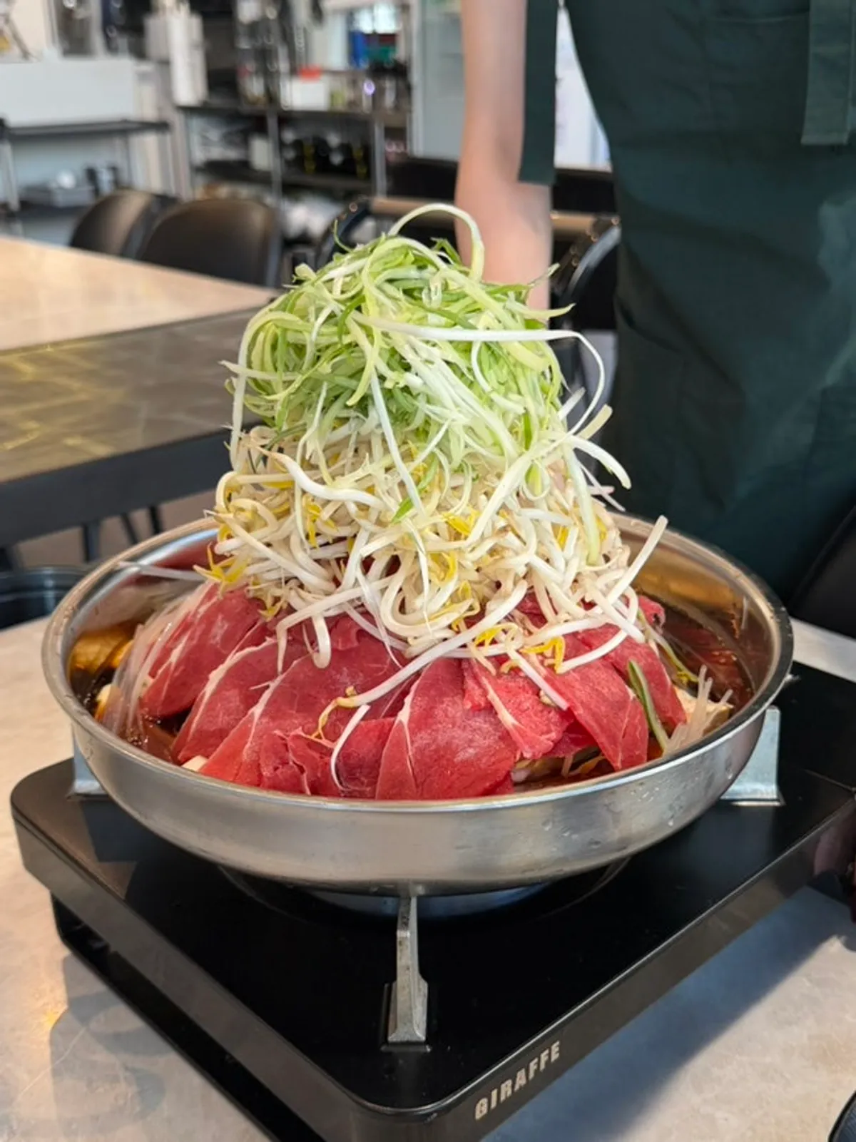 Scallion bulgogi set topped with scallions and bean sprouts