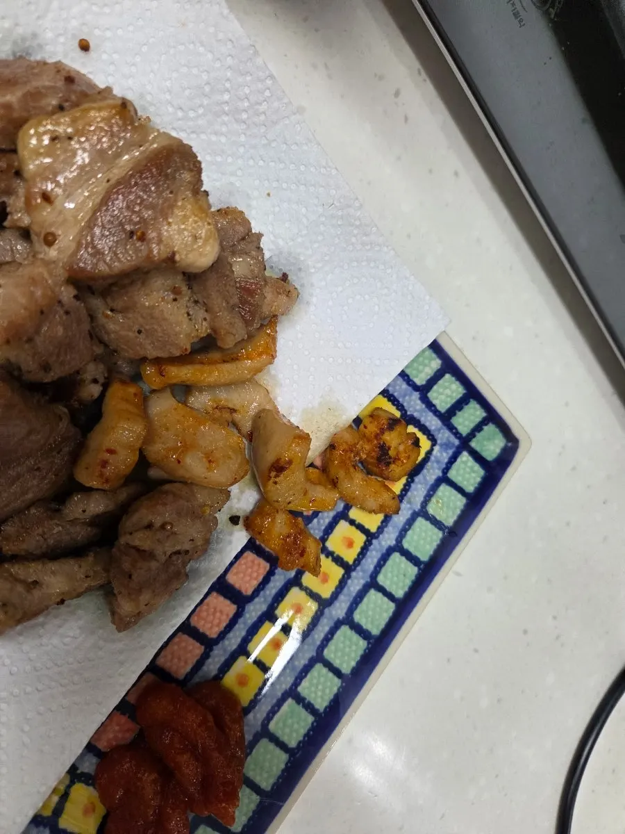 Grilling pork neck and offal at home