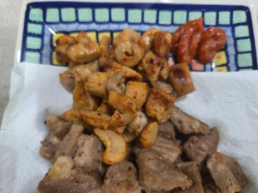 Finished Ieum grilled offal cooked at home