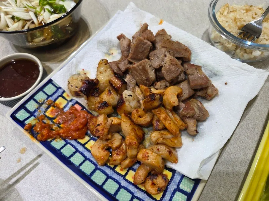 Crisply grilled daechang and offal