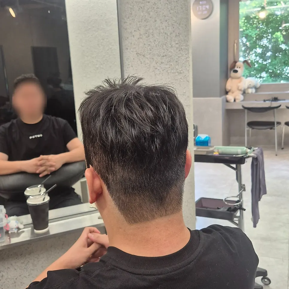 다운펌으로 눌린 뒷머리 라인