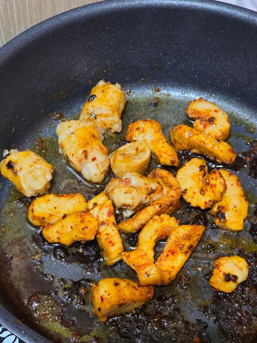 Ieum grilled teukyang and daechang enjoyed with sauce